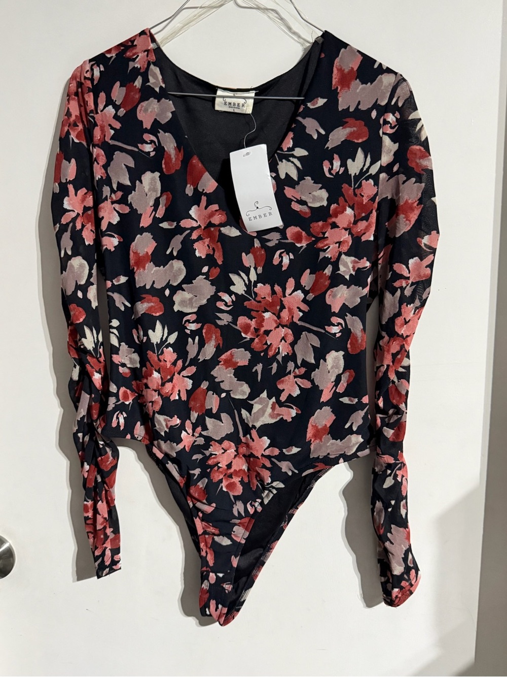 BNWT Women’s Ember Bodysuit Longsleeve Floral Blouse Size Large